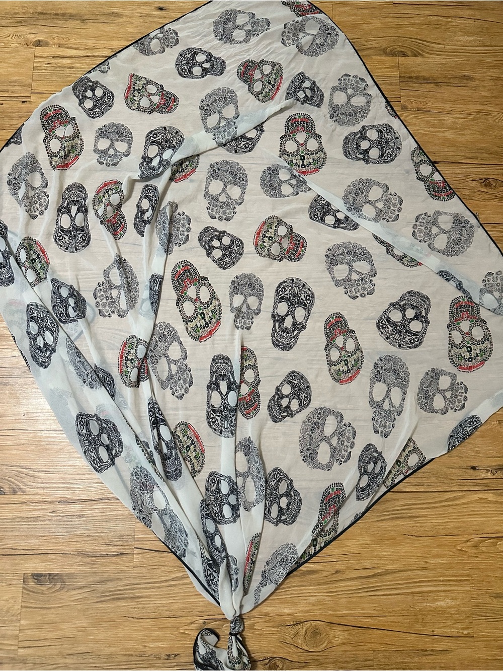 Dynamite-Lightweight Skull Print oversized square scarf